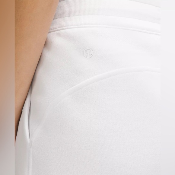 Lululemon Scuba High Rise Short 5” - Picture 5 of 5